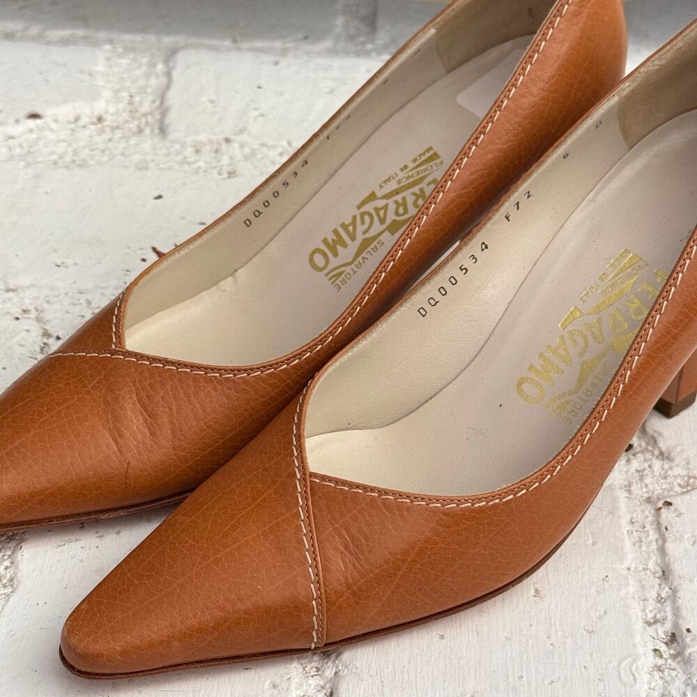 Salvatore Ferragamo women's pumps heels shoes tan brown pointed toe size 6 - Picture 4 of 9